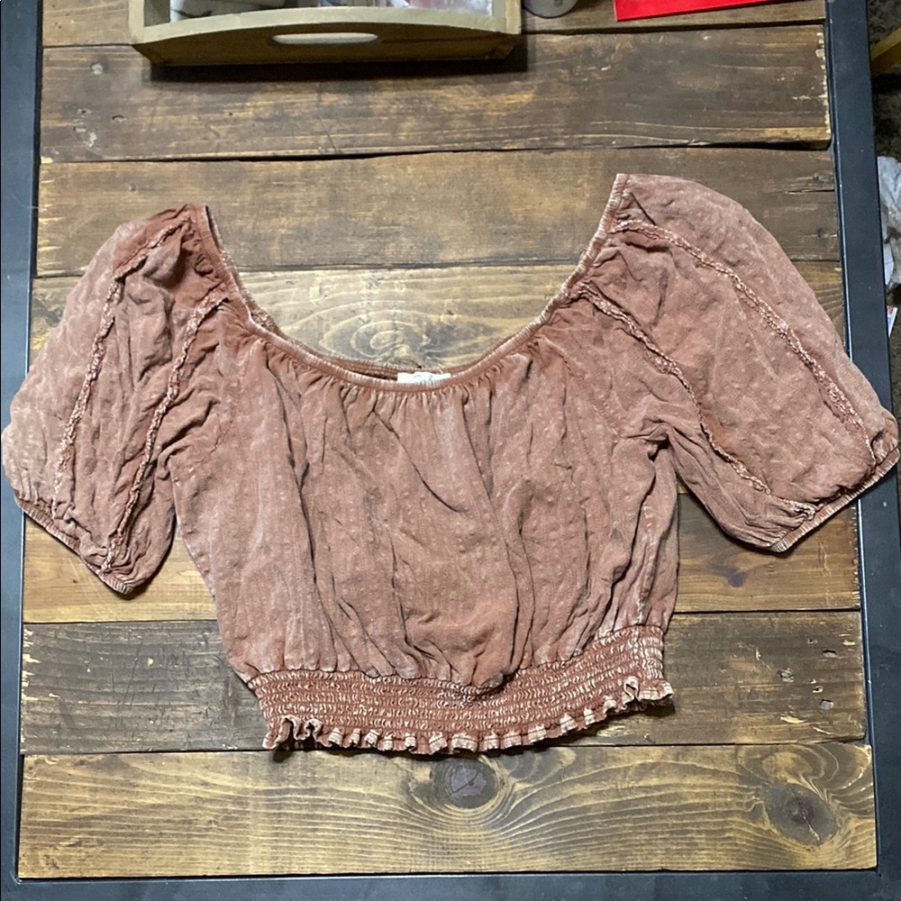 Easel Puff Sleeve Cropped Blouse Tan/Rust Size Small